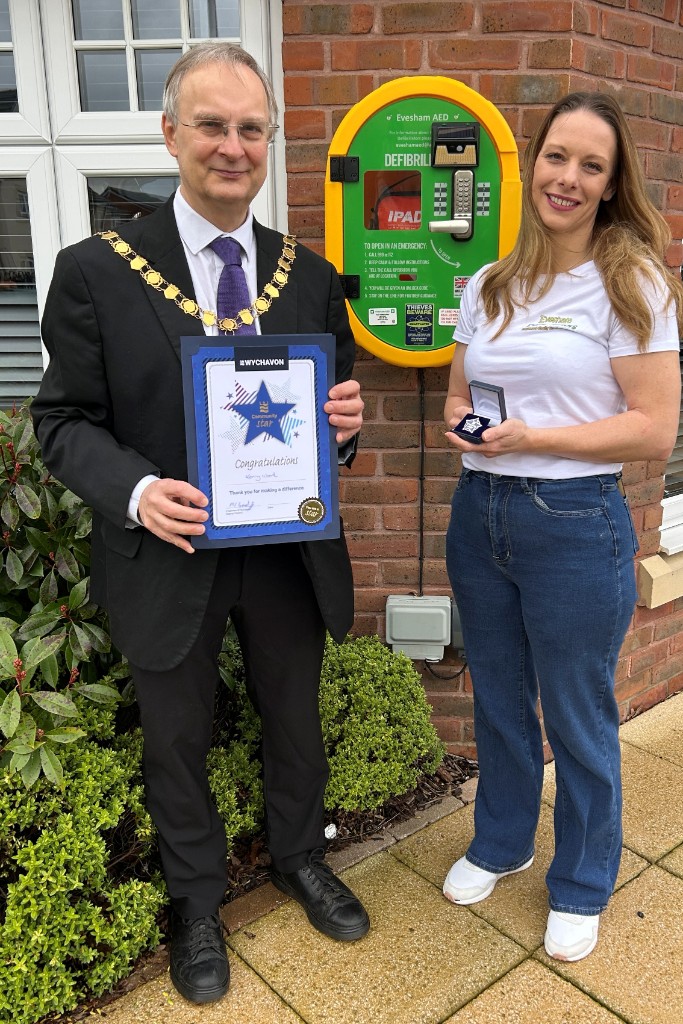 Kerry Wood presented with her Community Stars Award